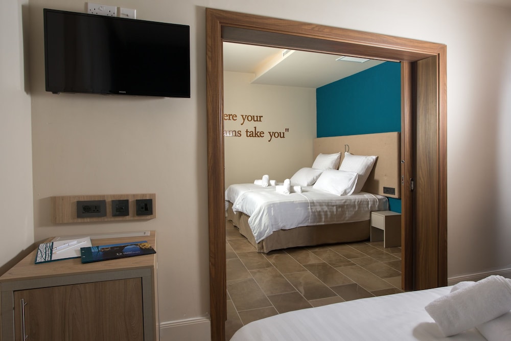DDREAM HOTEL 12/63