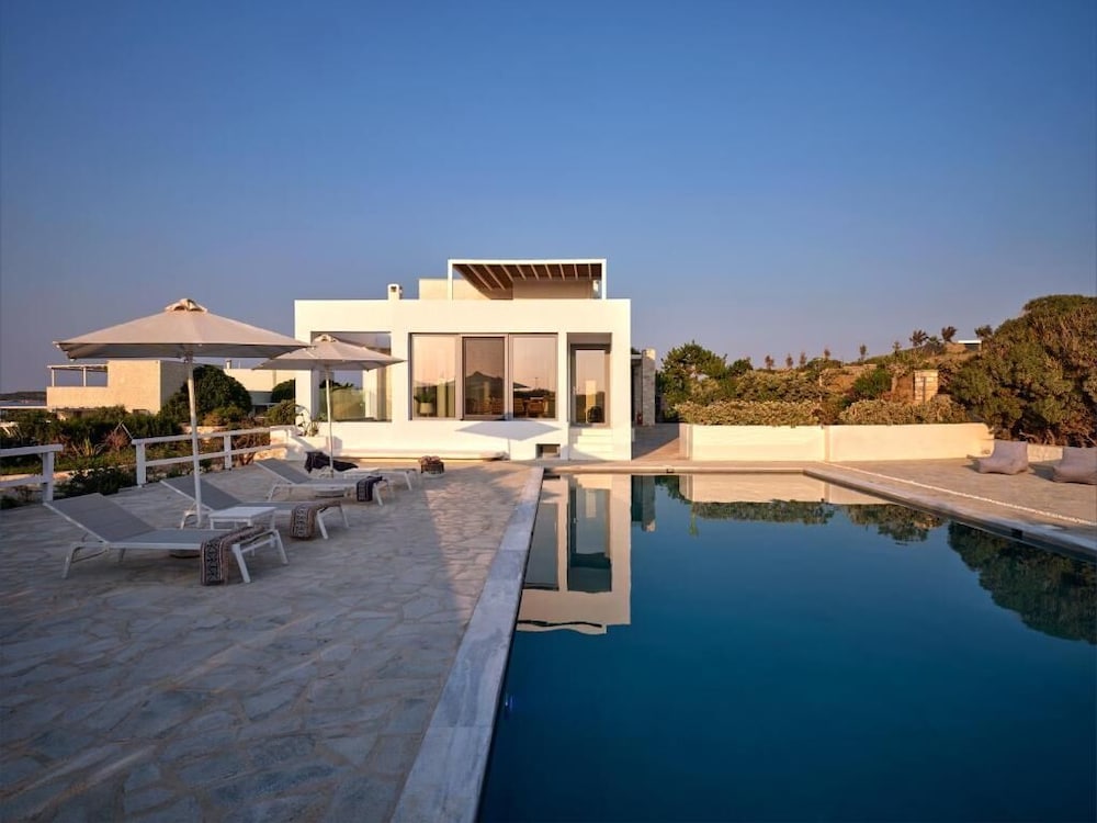 Empire Luxury Villas 43/48