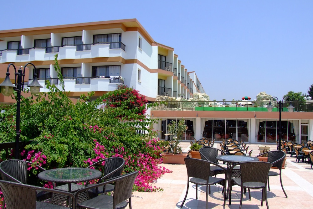 Avlida Hotel 7/72