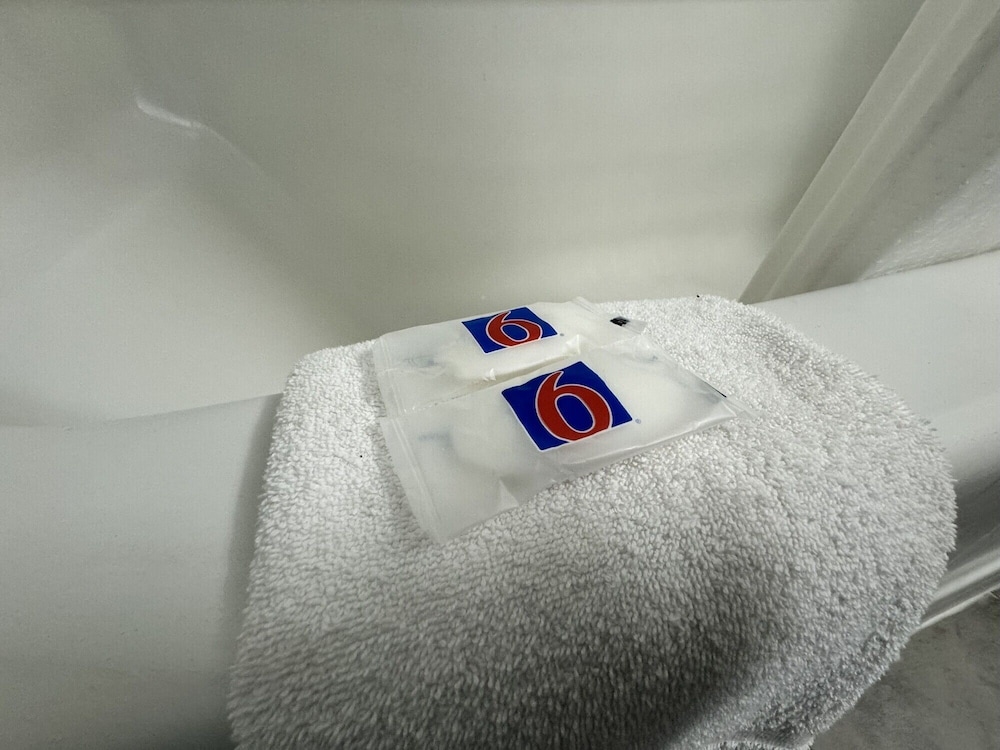 Motel6 East Syracuse, NY - Airport 40/59