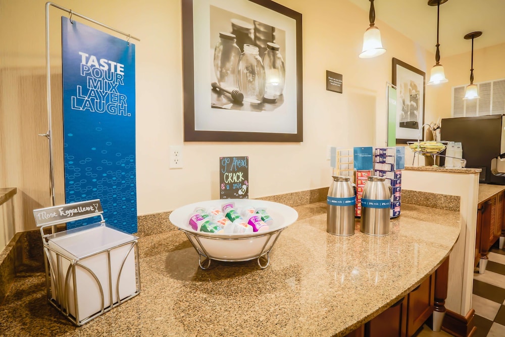 Hampton Inn & Suites Tomball Houston NW 64/86