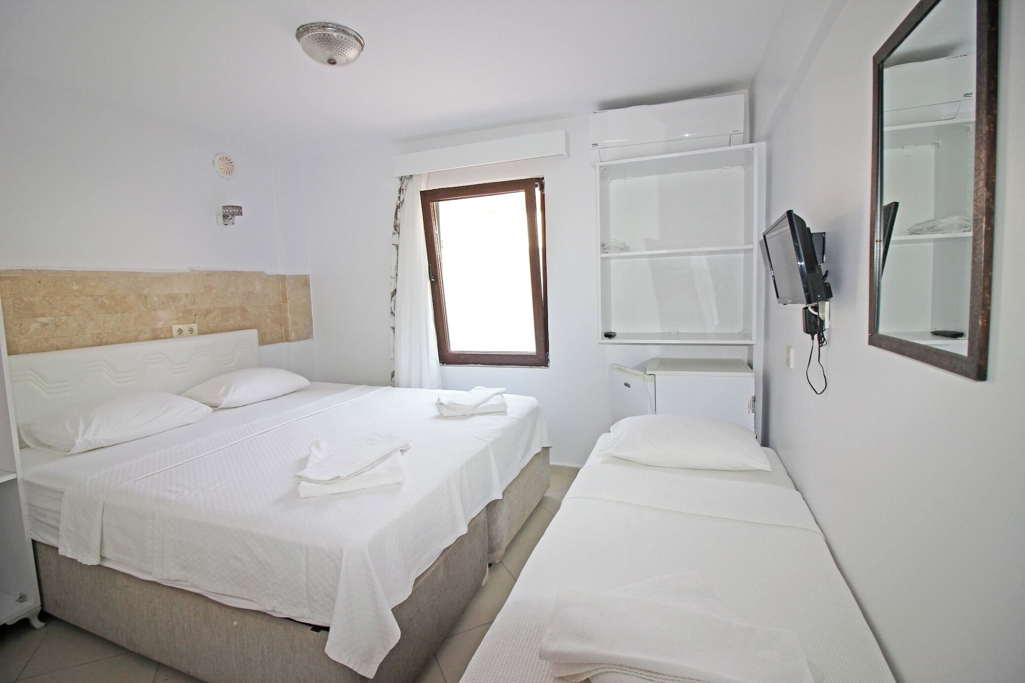 ECONOMY, GROUND FLOOR