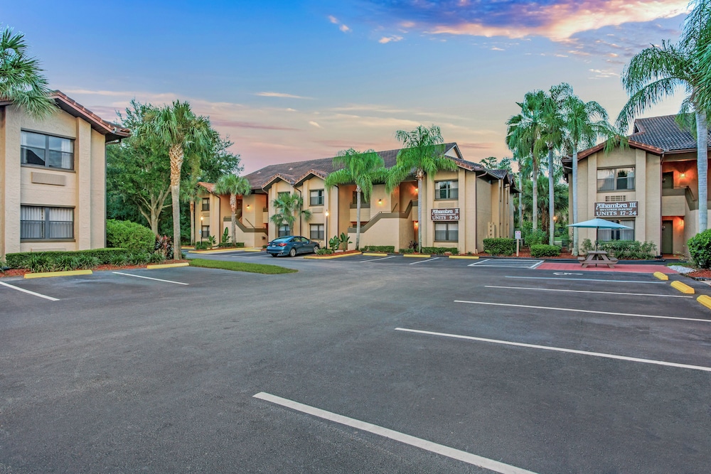 Alhambra Villas 19/29