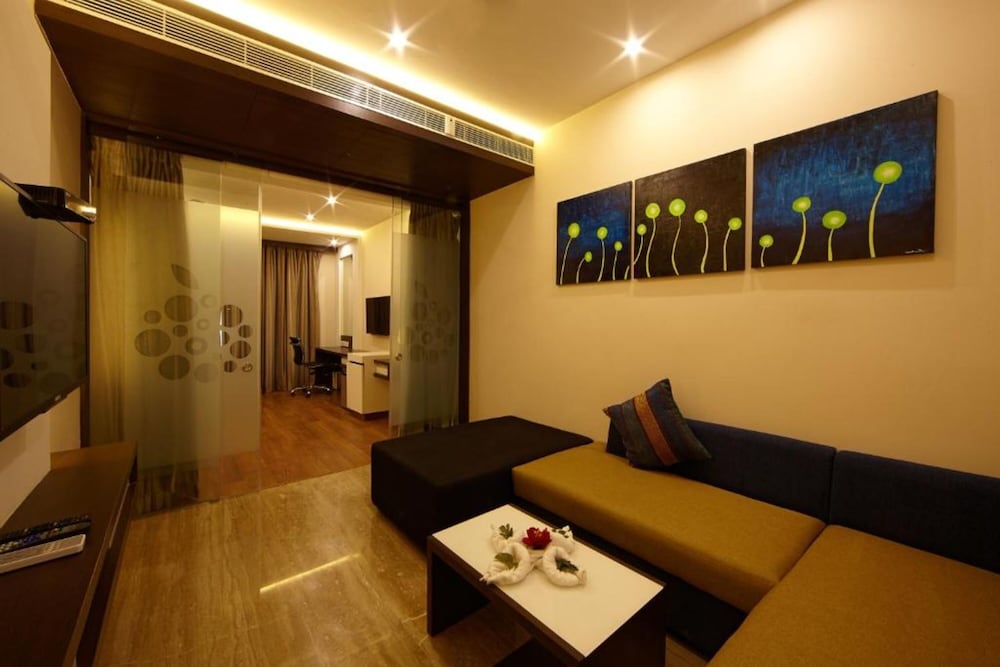 Golden Fruits Business Suites 13/26