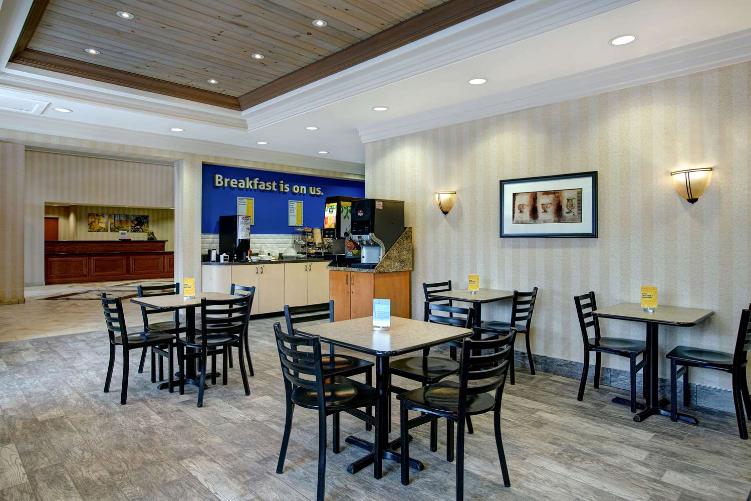 Days Inn & Suites By Wyndham Collingwood 26/38