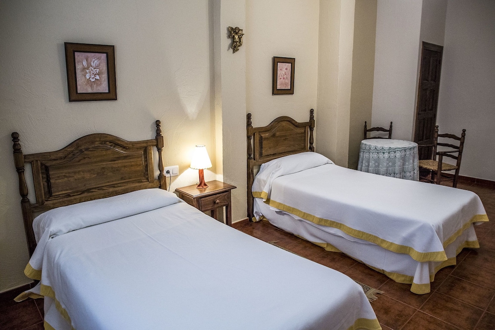 Hotel Val De Pinares 10/34