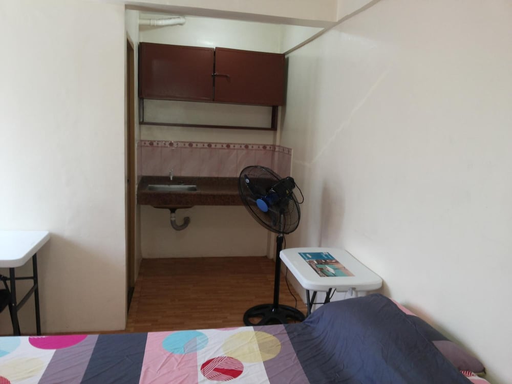 Budget Studio Unit In Makati 37/38