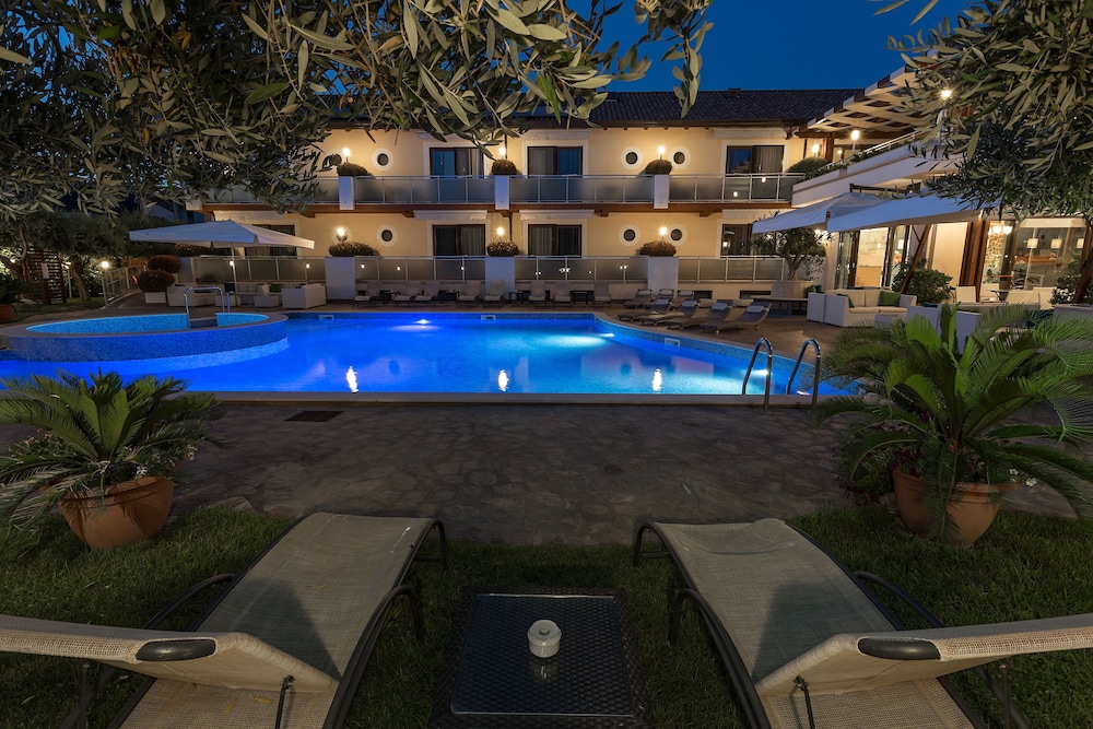 Hotel Porta Rosa 37/42