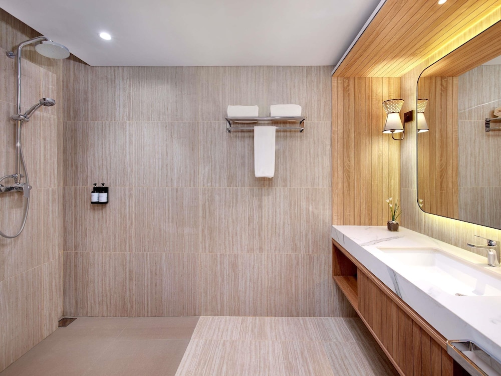 Mercure Pangkalan Bun 54/56