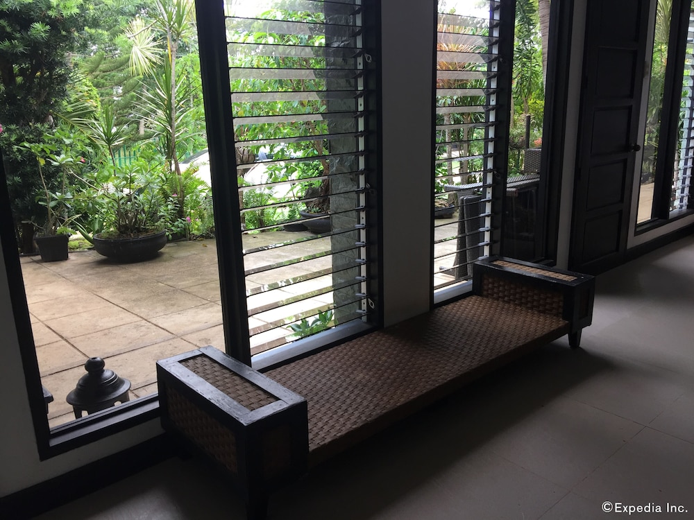 LA PERNELA BEACHFRONT RESORT 18/42