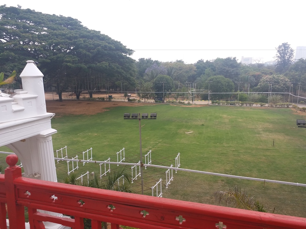 Jayamahal Palace Hotel 58/68