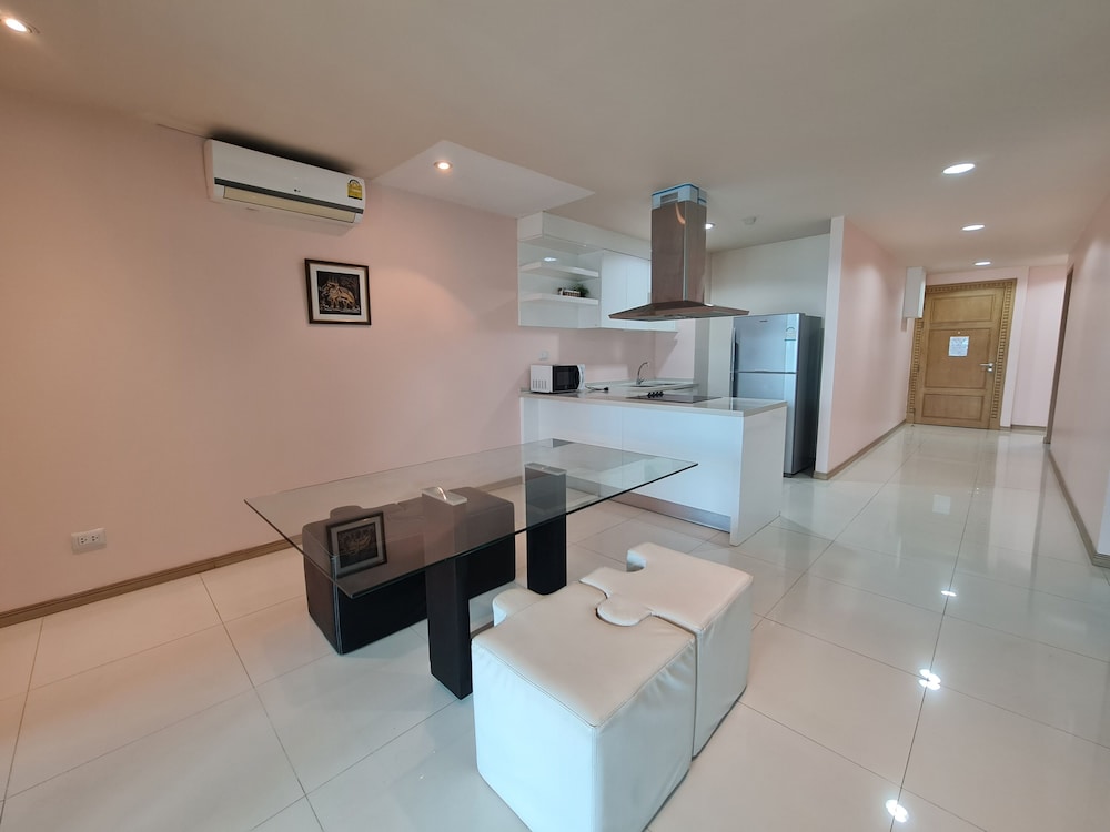 THE BAYCLIFF RESIDENCES 9/50