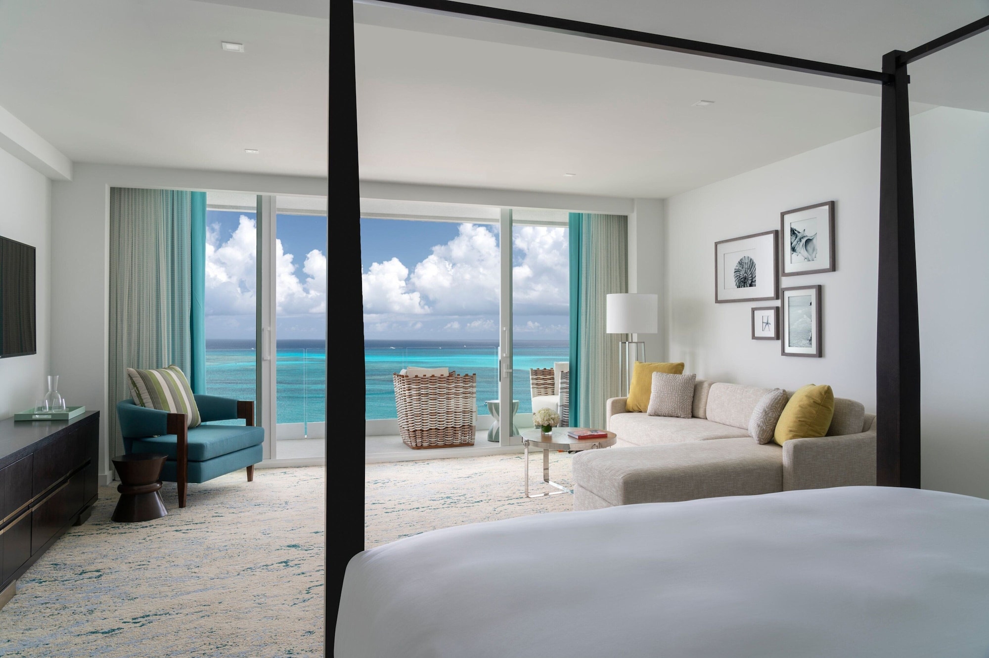 Deluxe, King Bed, Ocean Front, Balcony