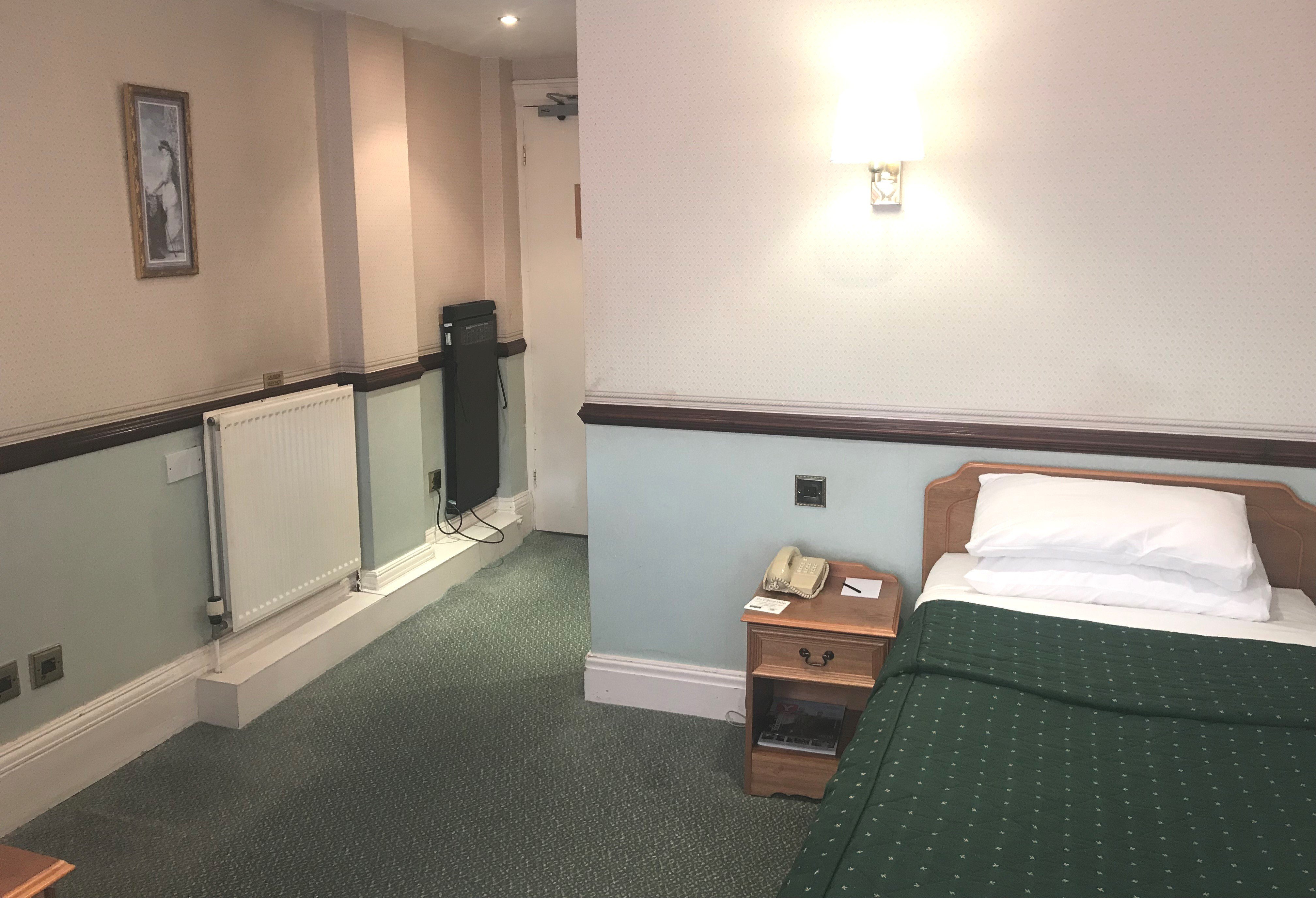 Cairn Hotel 11/50