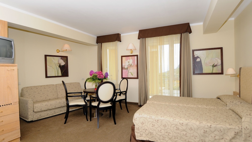 Hotel Cristina 30/50