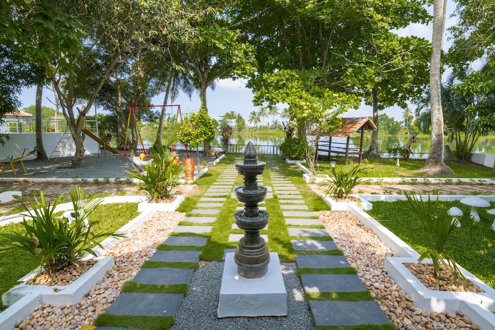 Lake Haven Island Resorts 18/34