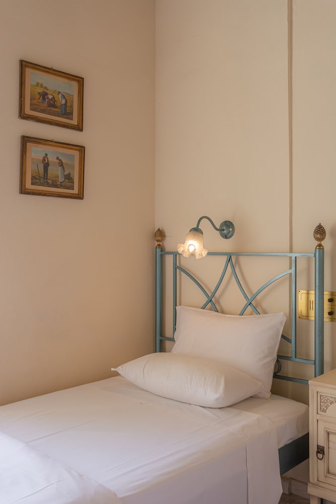 Pandora Suites 18/58