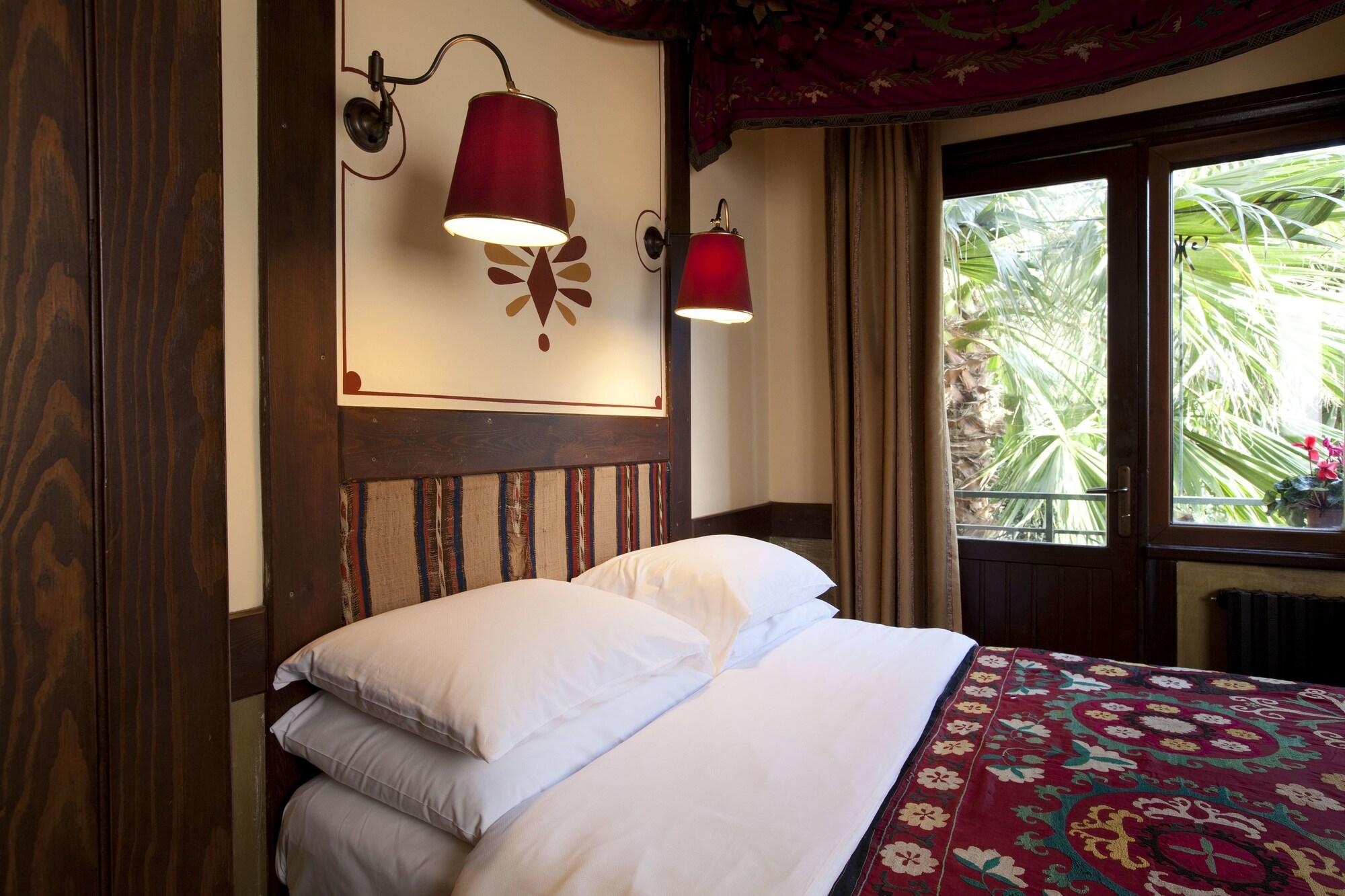 Hotel Empress Zoe 15/100
