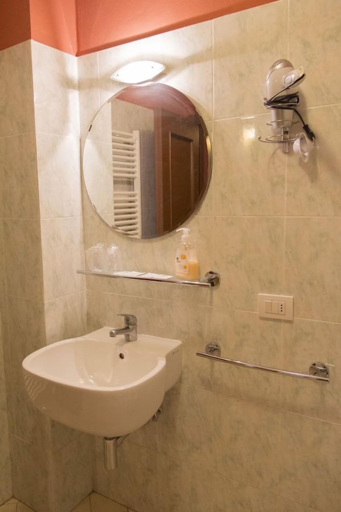 Florence Decamerone B&B 23/23
