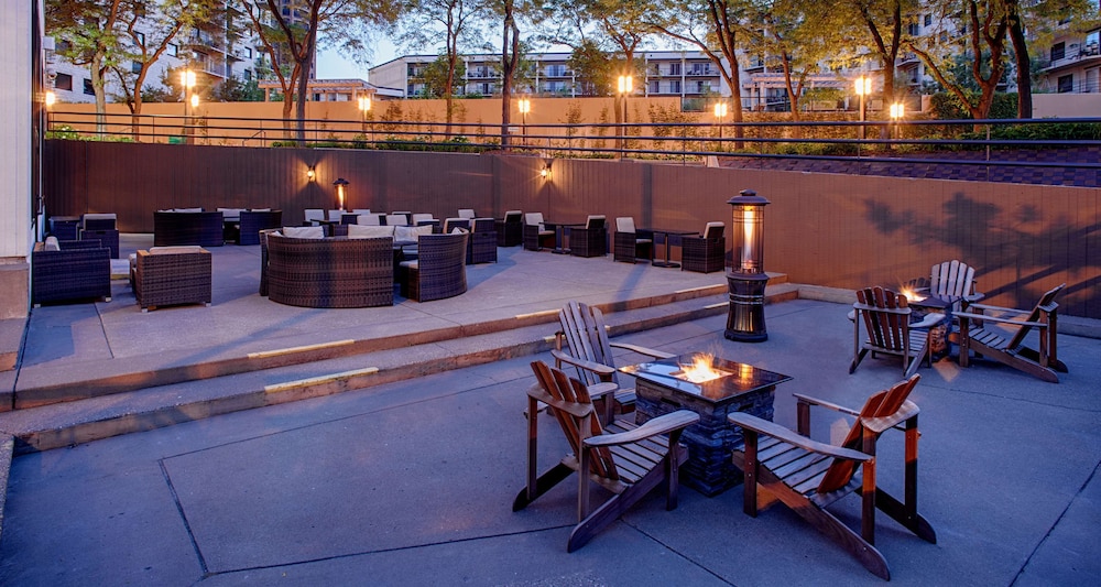 Hyatt Regency 53/59