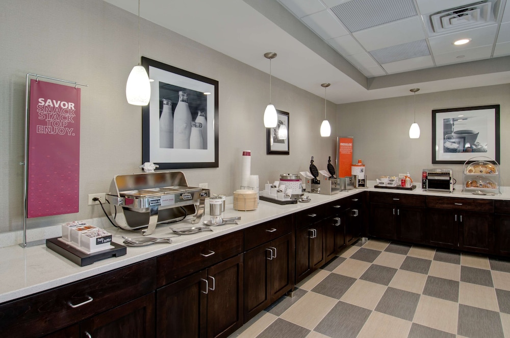 Hampton Inn And Suites Springfield Downtown 31/42