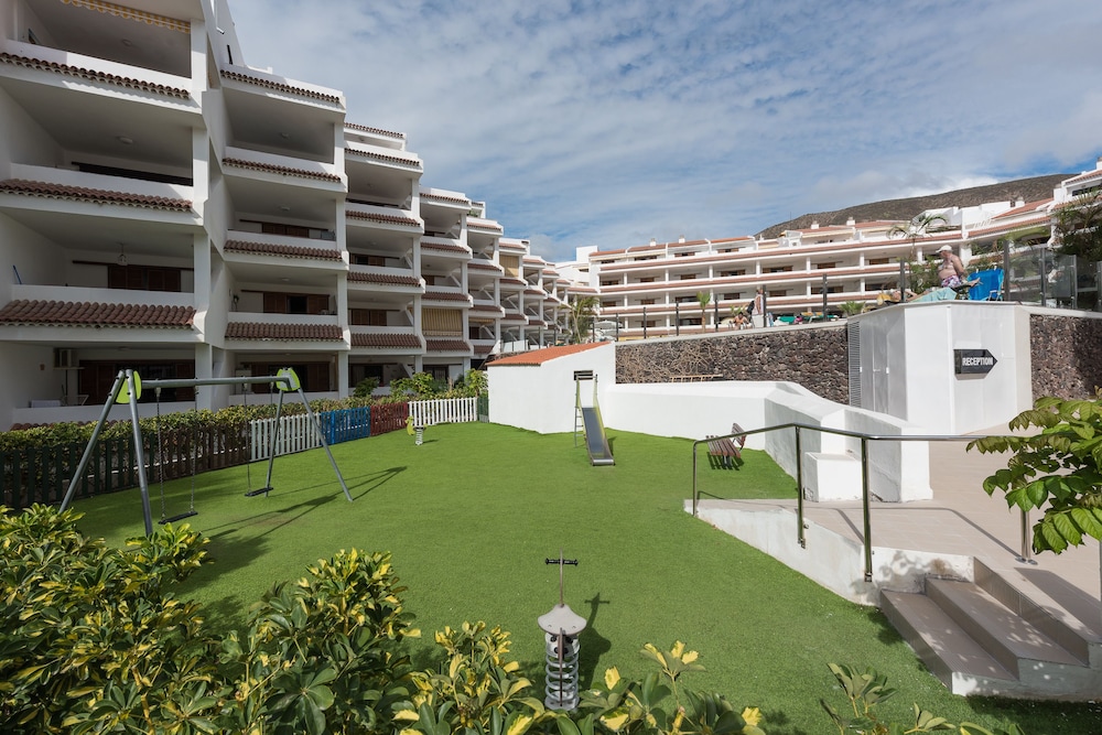 PALOMA BEACH APARTMENTS 11/57
