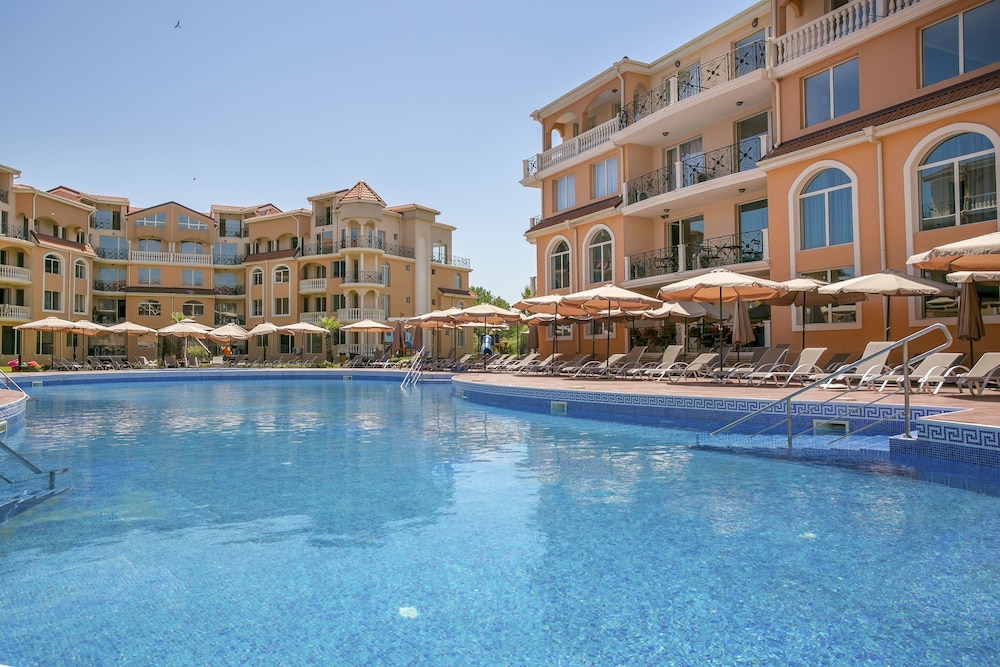 Hacienda Beach Resort 3/70