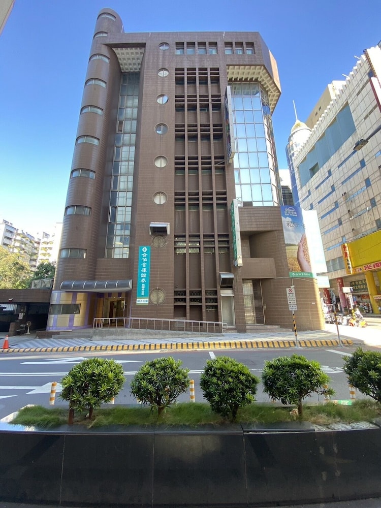 191 Hotel 2/62