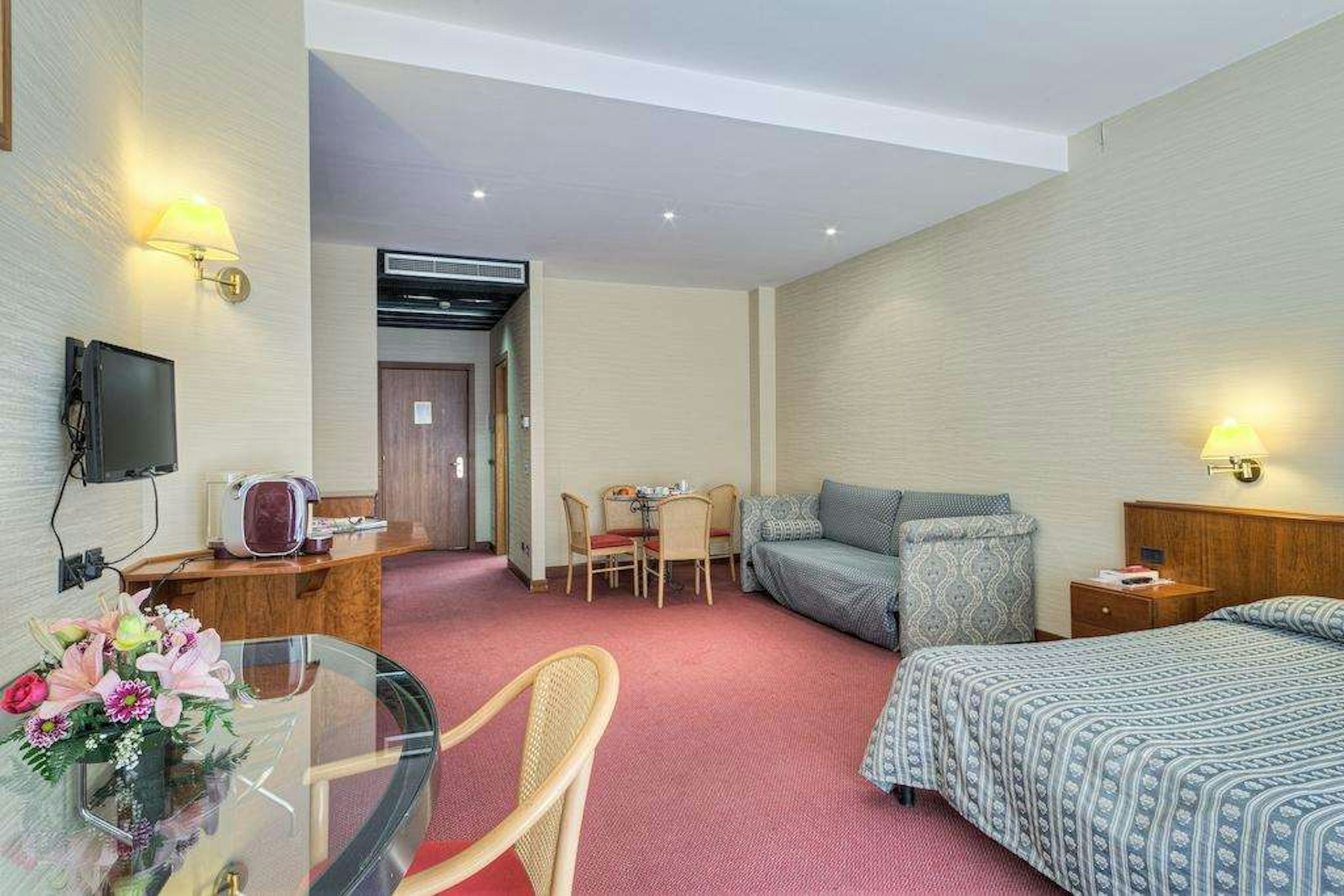 Petra Hotel And Residence 24/60