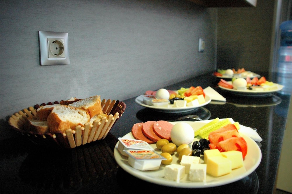 Sinem Hotel 31/41