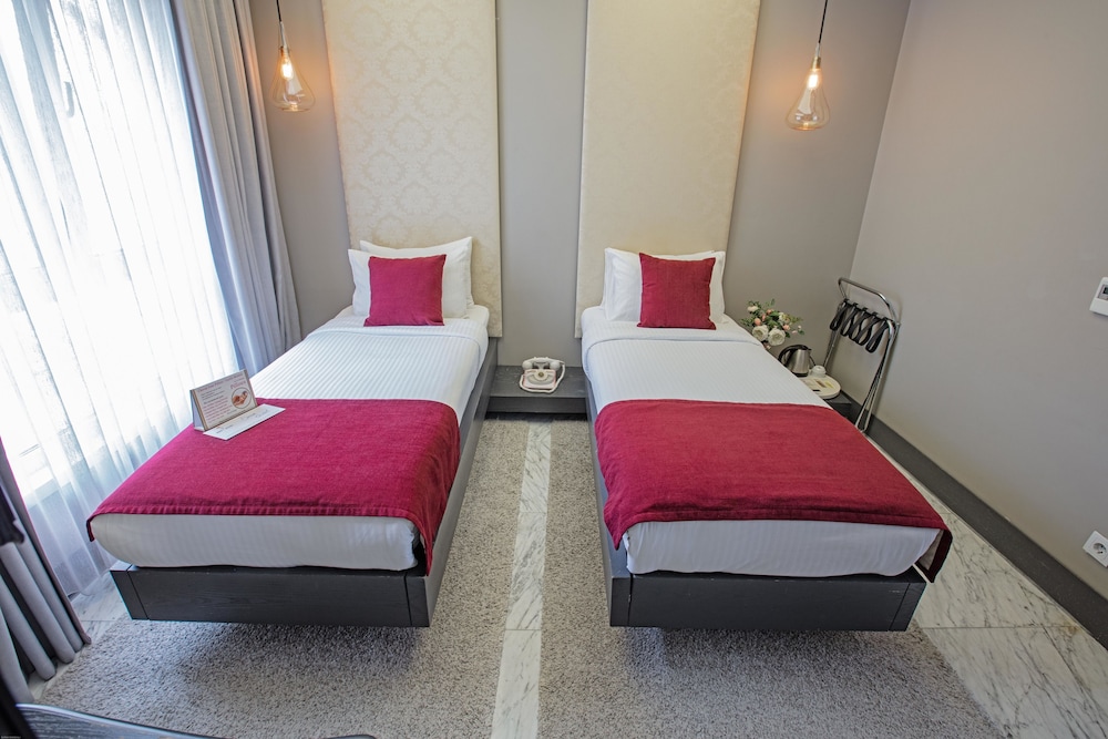 Nowy Efendi Hotel - Special Class 10/77