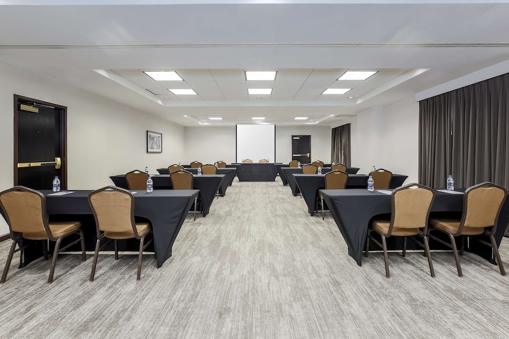 HYATT PLACE DALLAS GRAPEVINE 45/52
