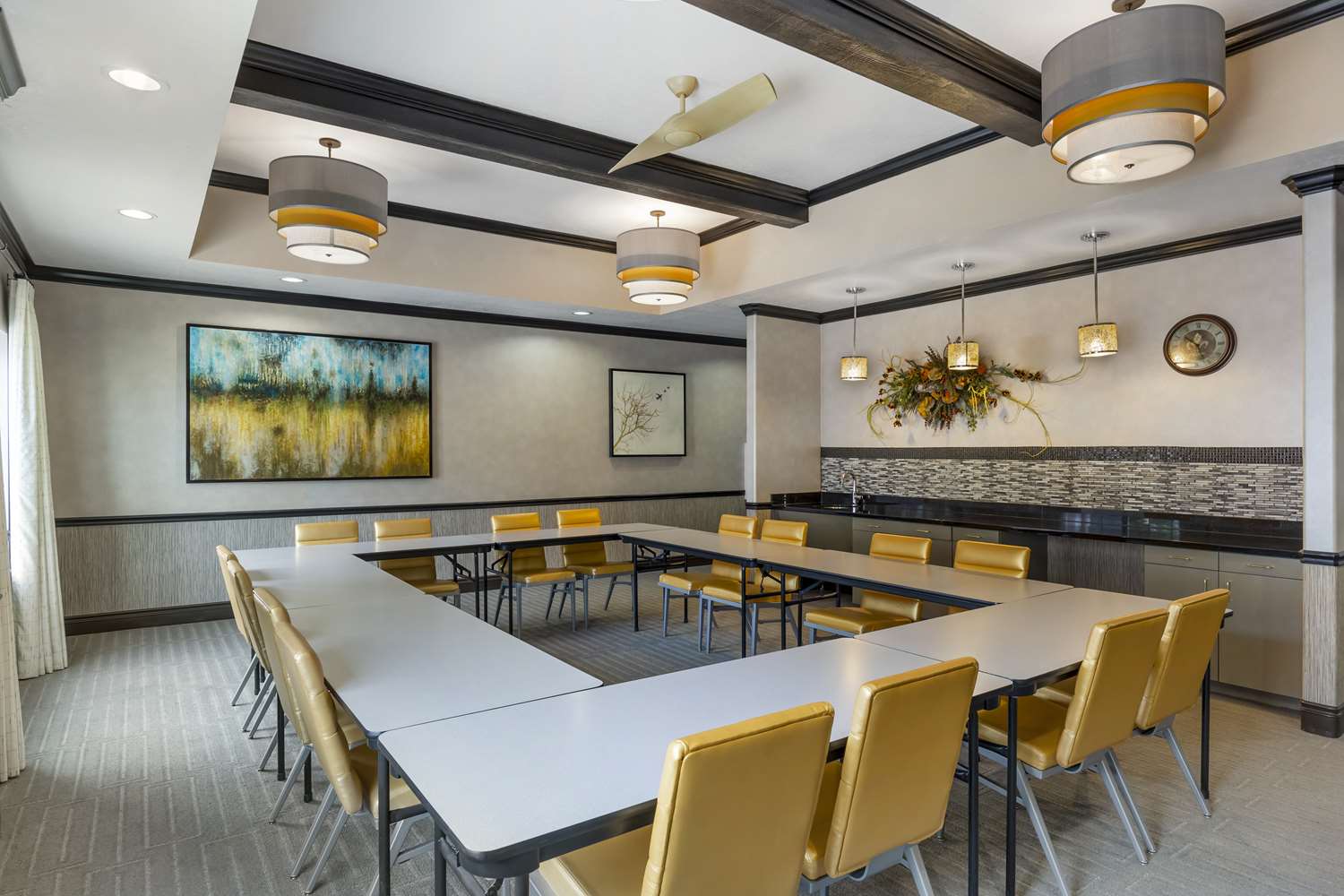 Best Western Plus Emerald Inn & Suites 27/39