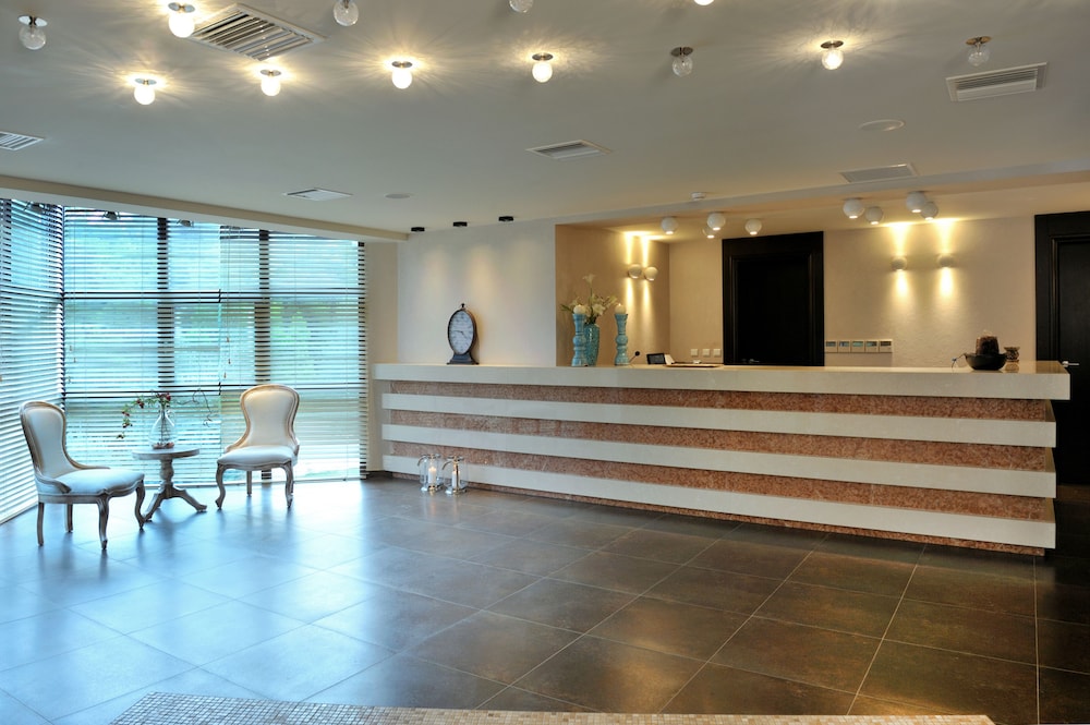 Polyastron Place Hotel & Spa 4/68