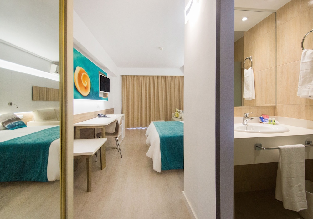 Globales Panama - Adults Only 32/32