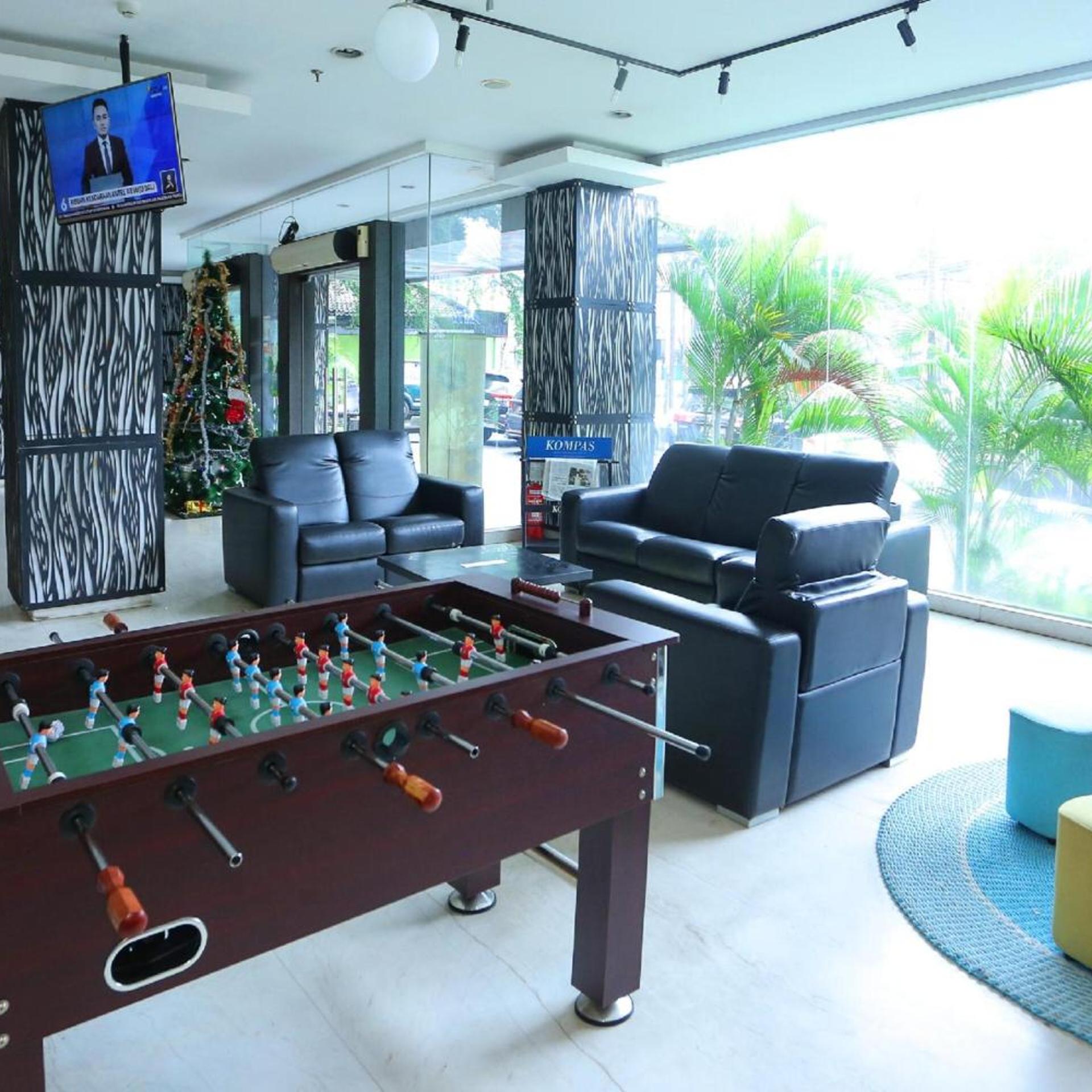 Super OYO Townhouse OAK Hotel Fiducia Pondok Gede 40/48