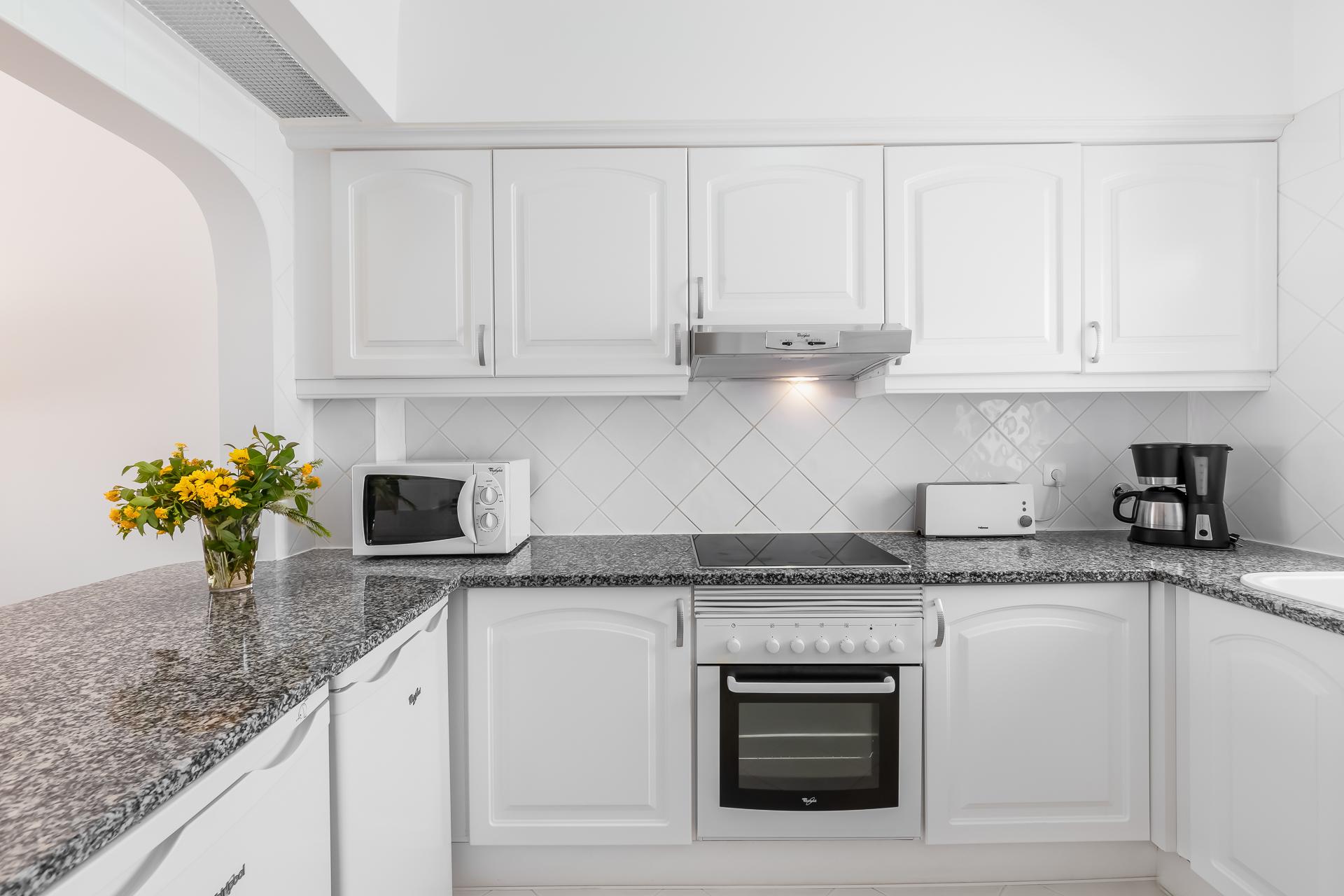 2 Bedrooms, Superior, Apartment, Garden View, Balcony or Terrace