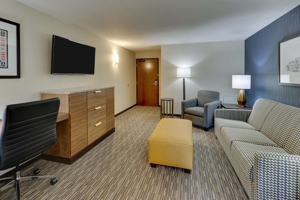 Drury Inn & Suites Lafayette IN 35/56