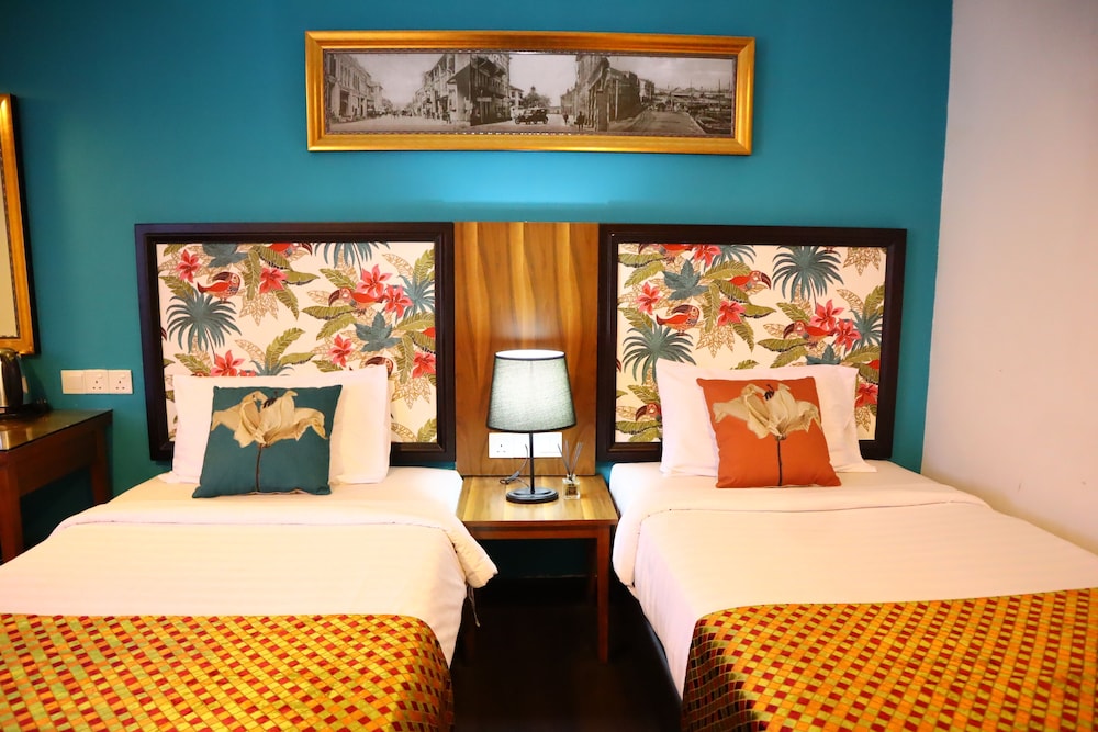 ARMENIAN STREET HERITAGE HOTEL 34/76
