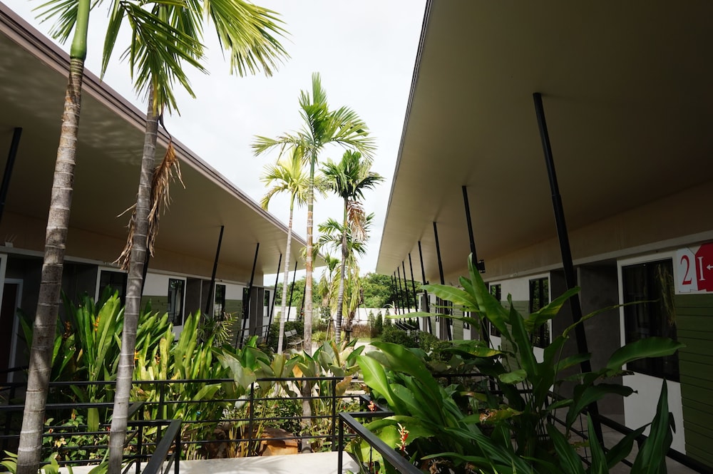 Mila Garden Hotel 4/34