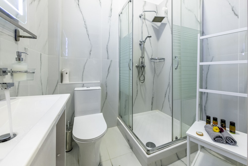 Comfort Stay Airport Boutique Hotel 48/50