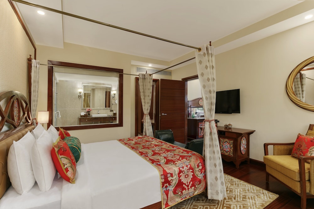 HERITAGE, SUITE, GARDEN VIEW