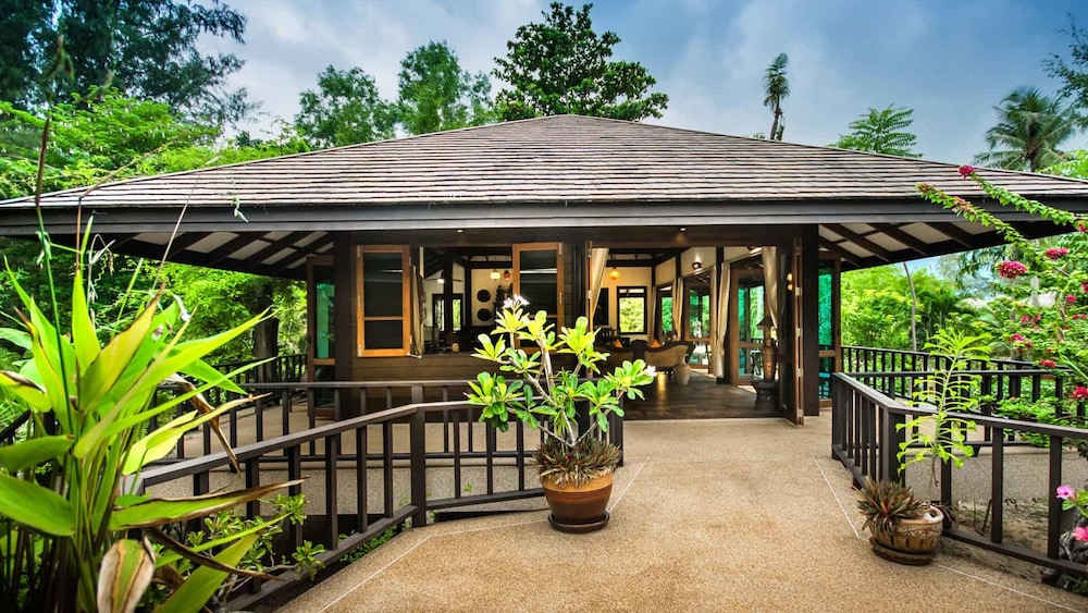 Koh Jum Beach Villas photo5