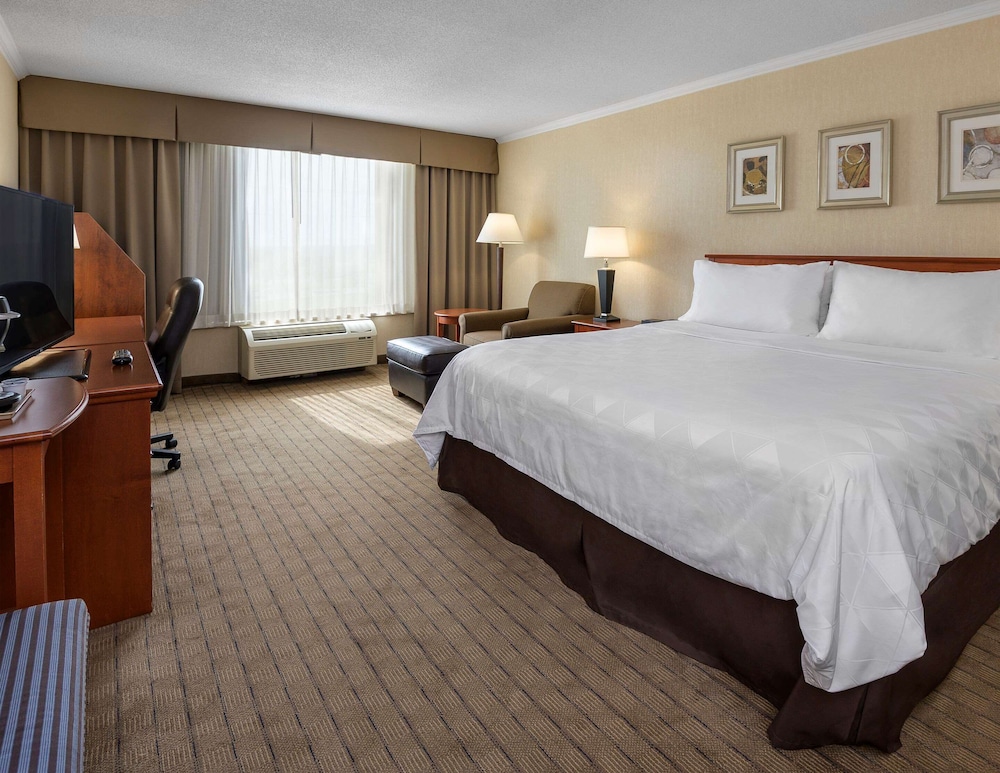 Allure Hotel & Conference Centre 13/50