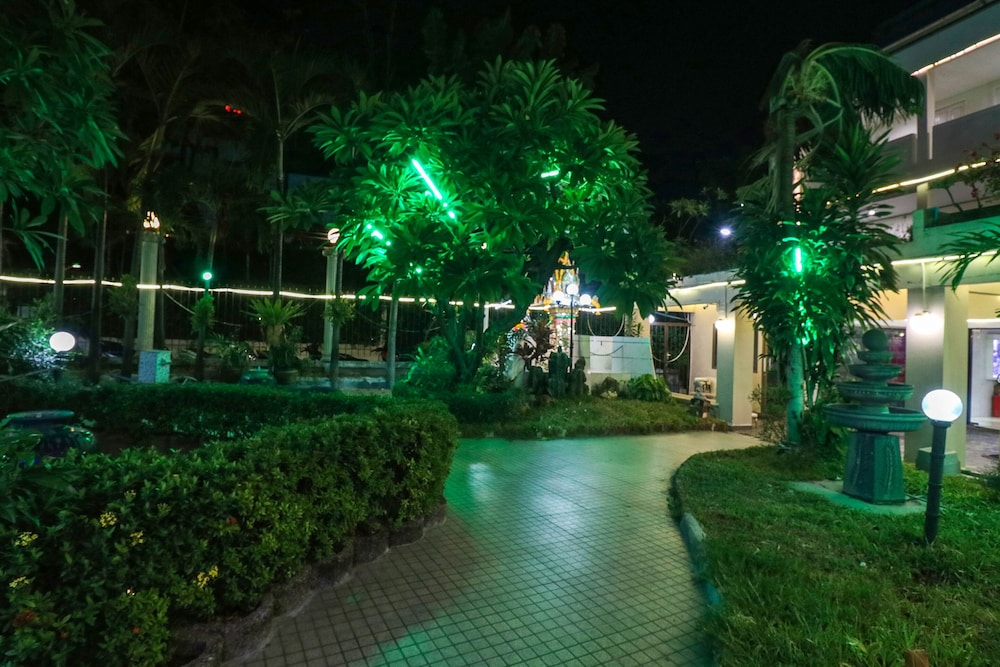NATURAL BEACH HOTEL AND BAAN SILA 51/59