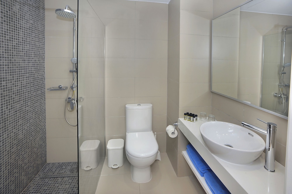Nissiana Hotel 48/50