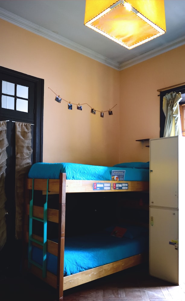 Santiago Backpackers 9/50