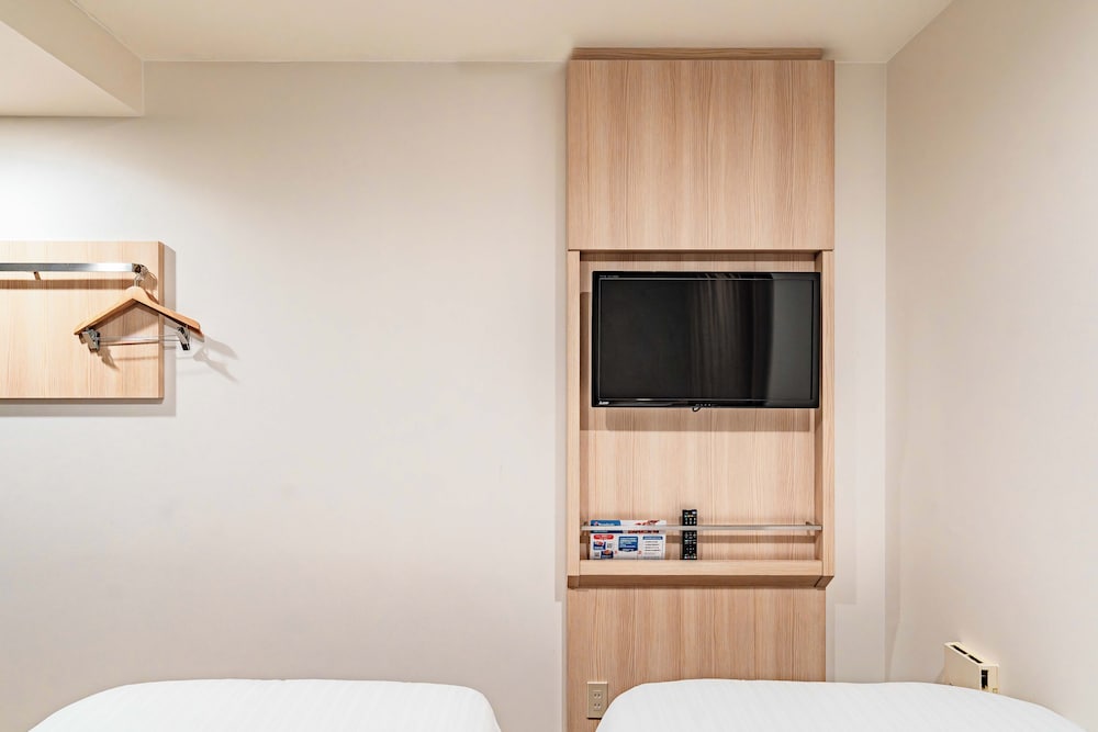 Kansai International Airport Hotel 11 44/54
