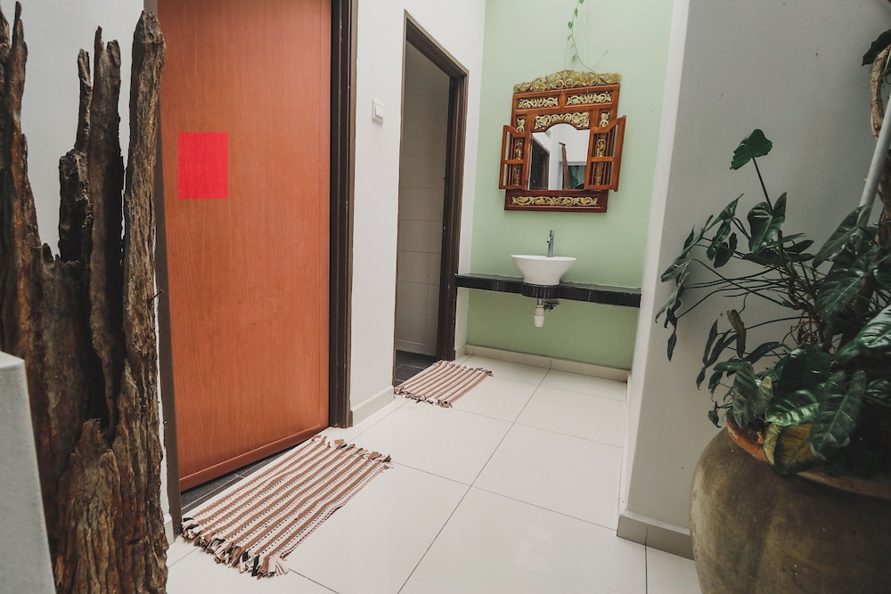 Hotel O Vince Villa 42/57