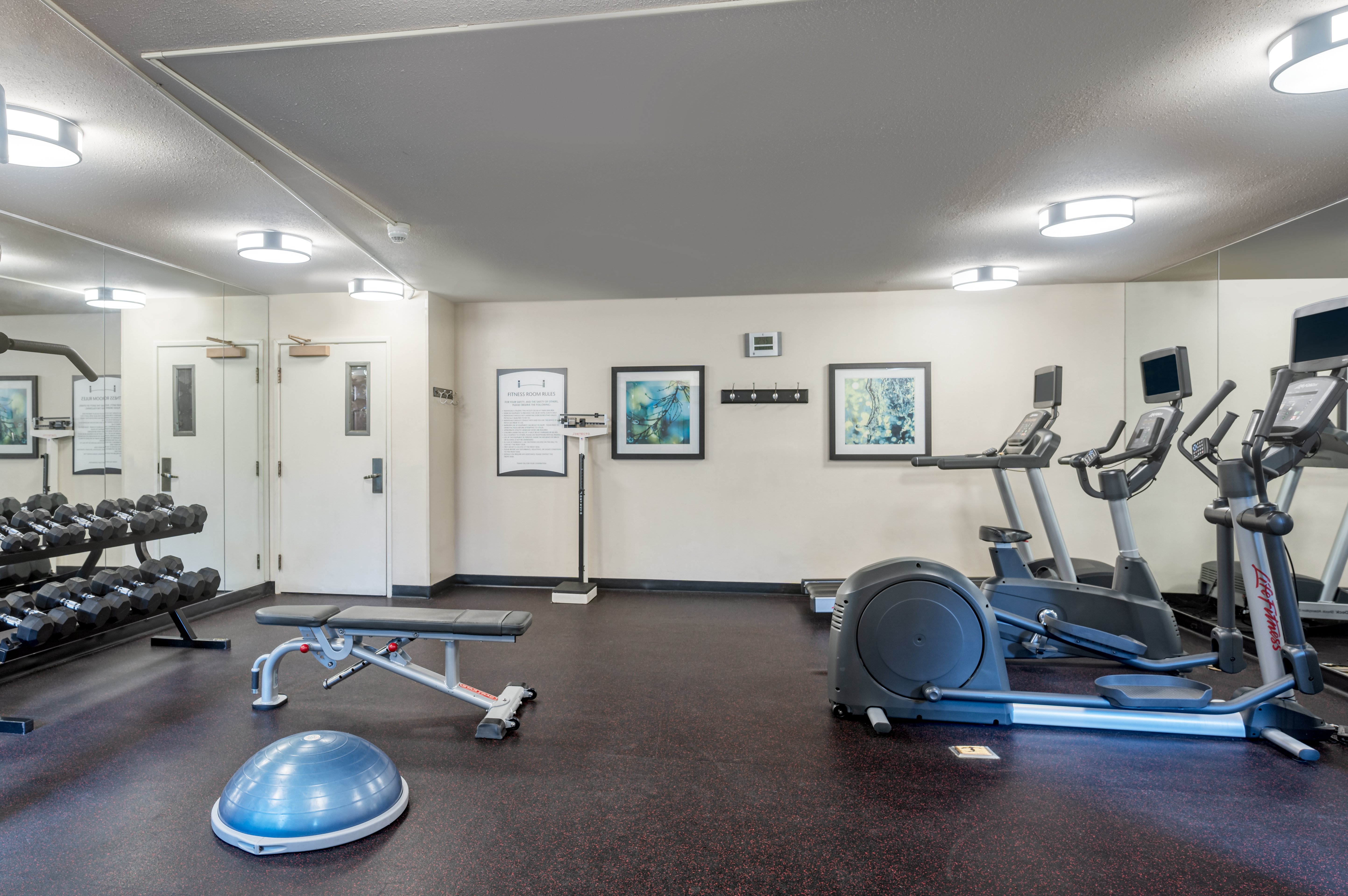 Staybridge Allentown Bethlehem Airport Suites 25/69